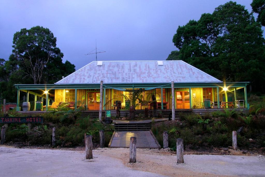 Corinna Wilderness Village 外观 照片